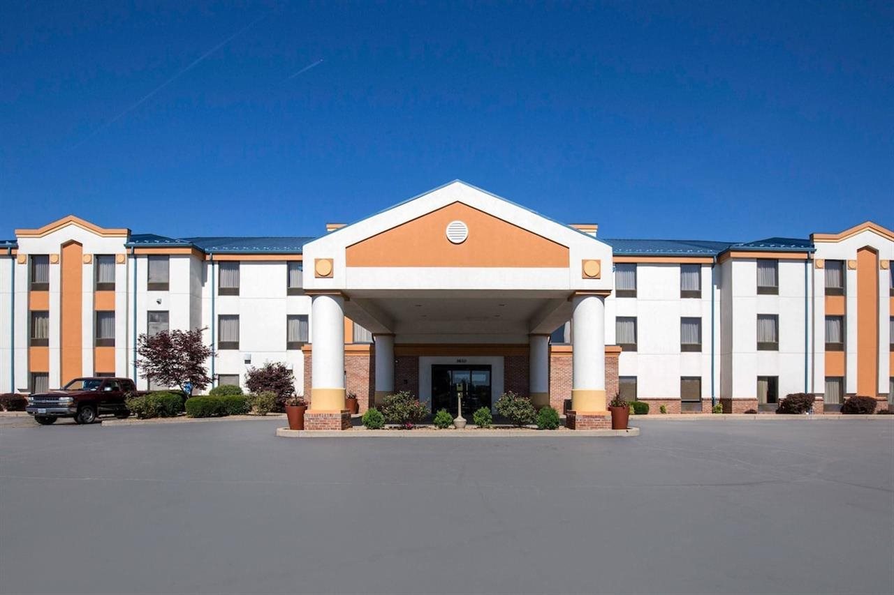 Quality Inn & Suites Arnold St Louis - photo 9