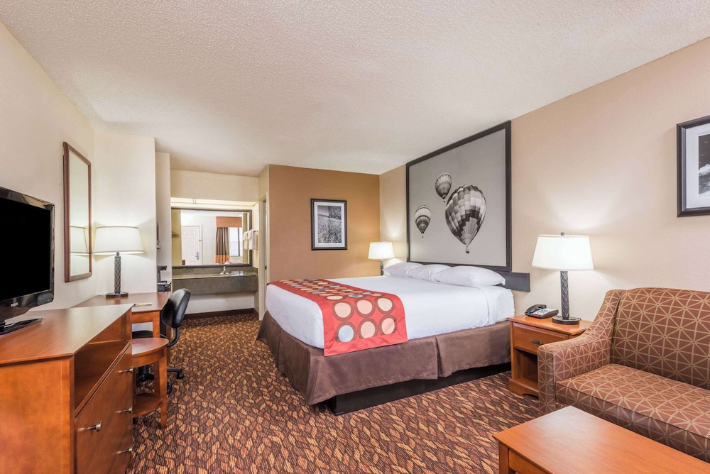 Super 8 by Wyndham Clovis - photo 9