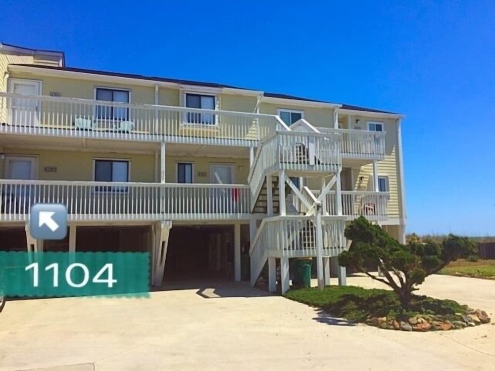 Beach Blanket Spacious Condo With Private Beach Access And Resort Amenities 3 Bedroom Condo by RedAwning - photo 39