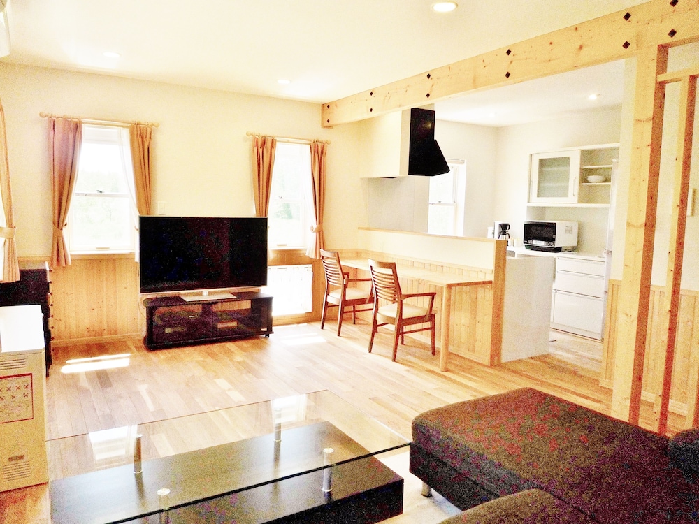 Resort House Niseko First — hotel in Niseko Town