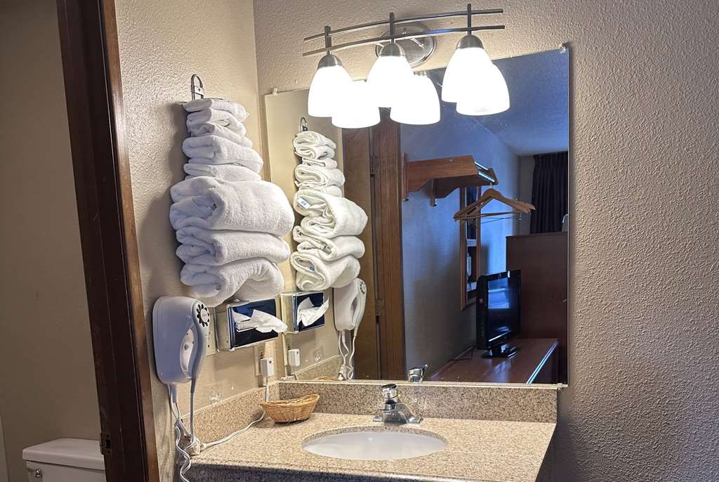 Super 8 by Wyndham Vancouver East - photo 25
