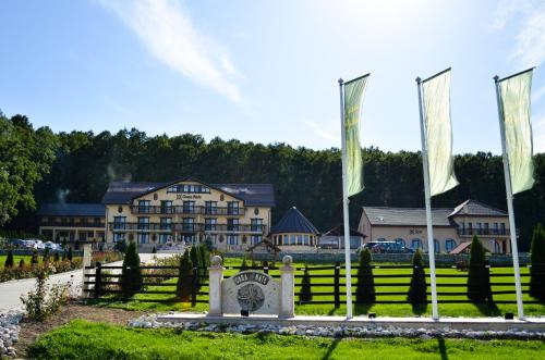 Casa Bata — 4-Star Luxury Hotel in Bata, Romania
