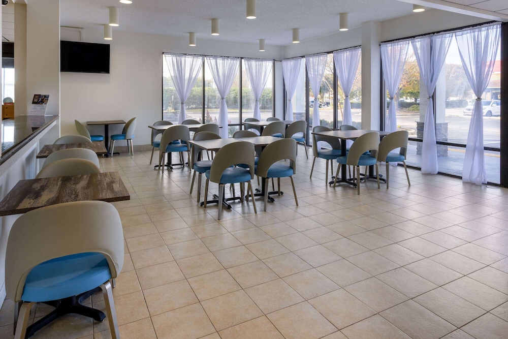 Studio 6 Suites Jacksonville NC - photo 30