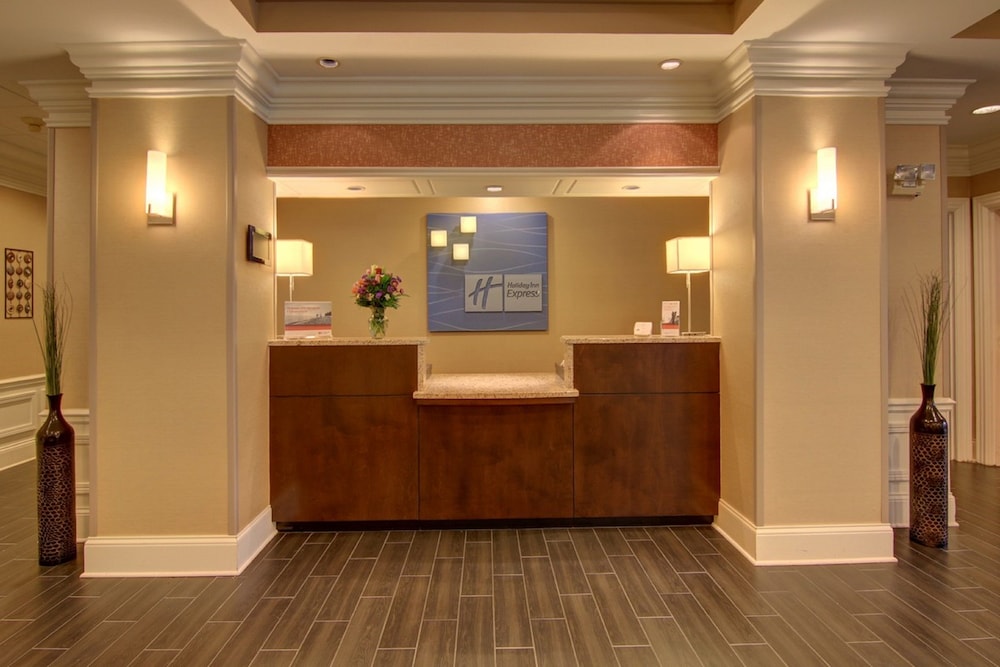 Holiday Inn Express & Suites Alpharetta Windward Parkway an IHG Hotel - photo 2