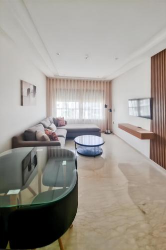 Cosy Aparts 2BR downtown near tramway — 4-Star Luxury Hotel in Casablanca, Morocco