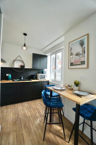 Le Perchoir Hyper Centre a 2 Pas de la Mer in Concarneau, France