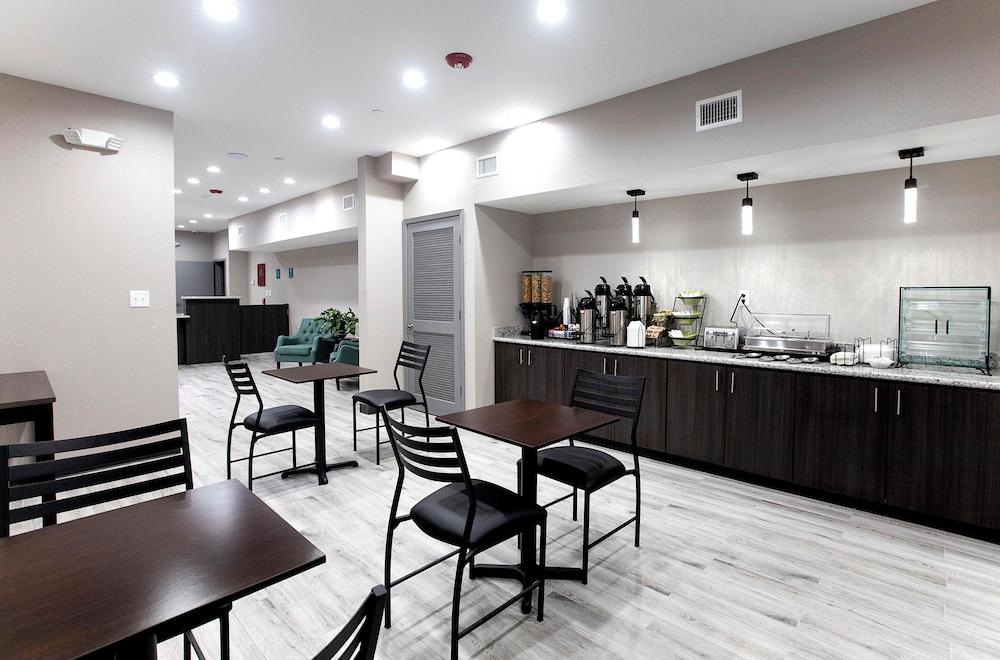 Express Inn - photo 16