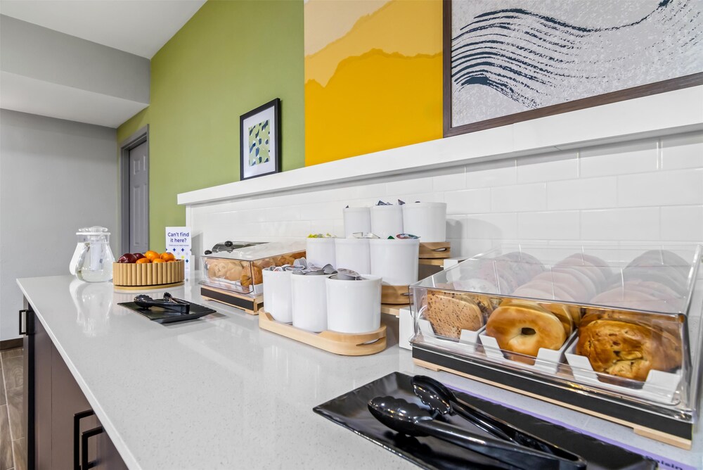 Spark by Hilton Merrillville - photo 24