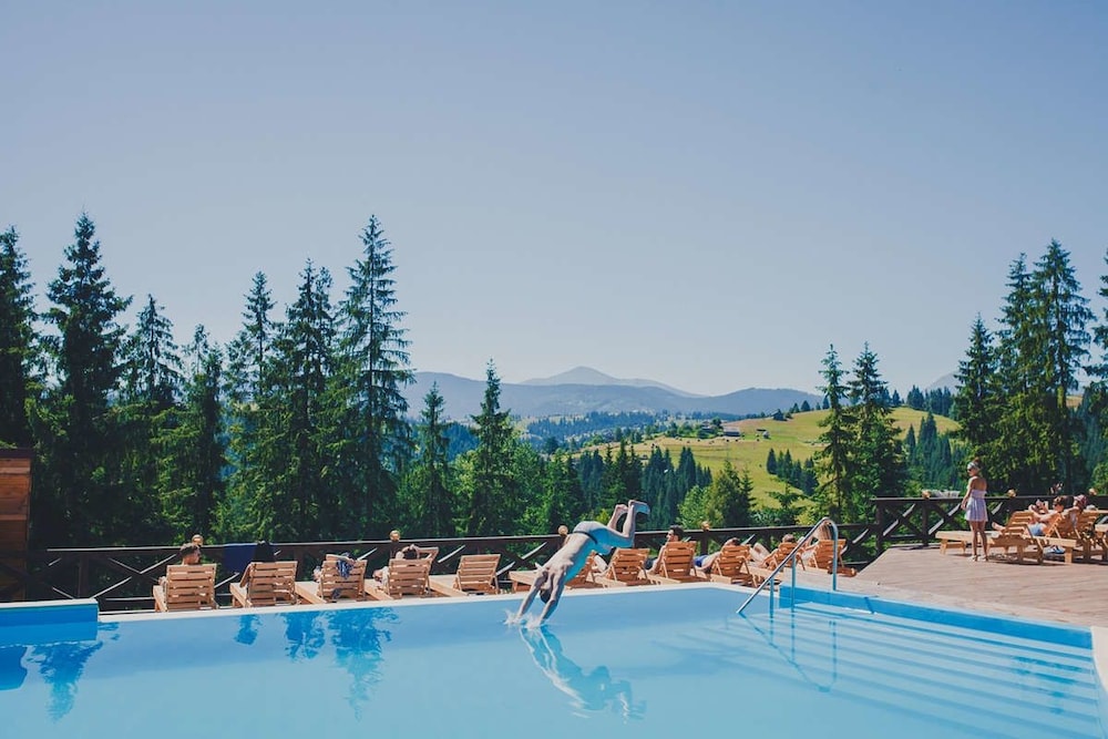 Forest Hill Hotel & SPA in Yablunytsya, Ukraine