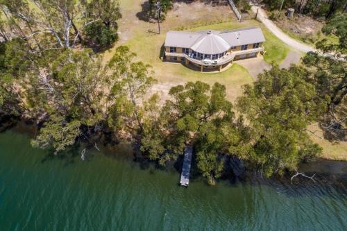 Lakeside Retreat - last minute hotel in Unknown City