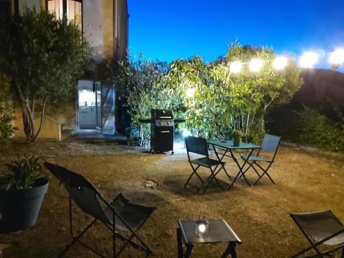 Chez Mo T1 indépendant avec son jardin privatif in Sete, France