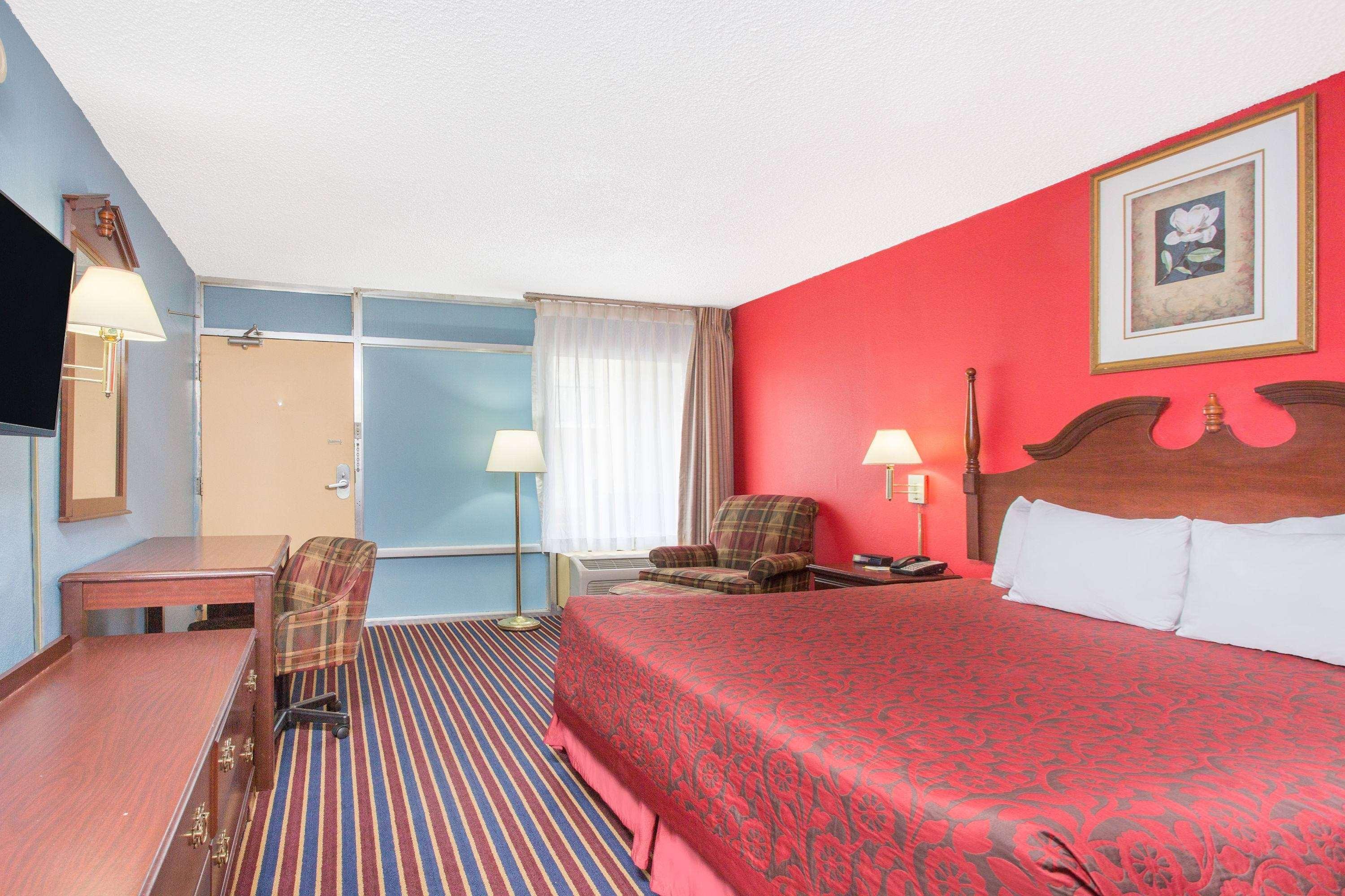 Days Inn by Wyndham Albany - photo 13