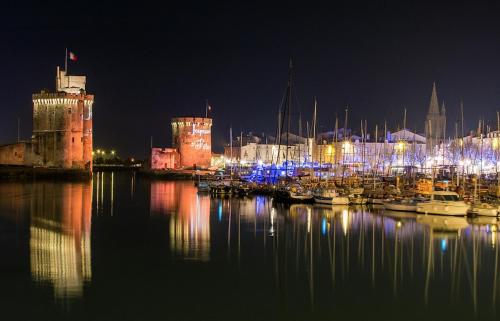 Devant Les Grands Chalutiers in La Rochelle, France