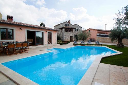 Vila Ulika by Villas Holiday — 4-Star Luxury Hotel in Visignano, Croatia