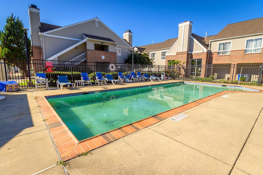 Philadelphia Suites at Airport An Extended Stay Hotel - photo 25