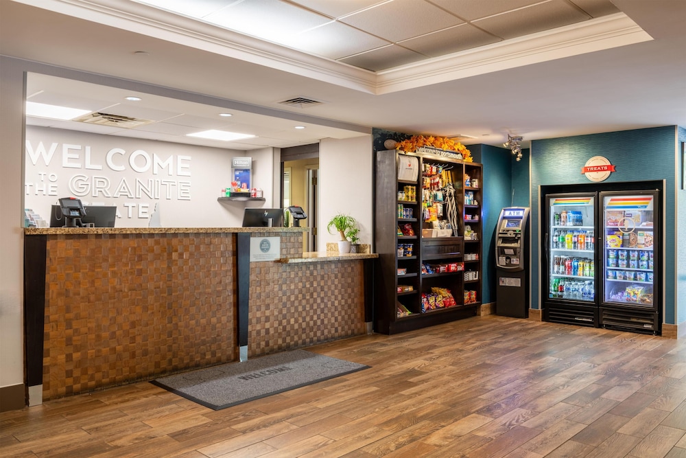 Hampton Inn Portsmouth Central - photo 7