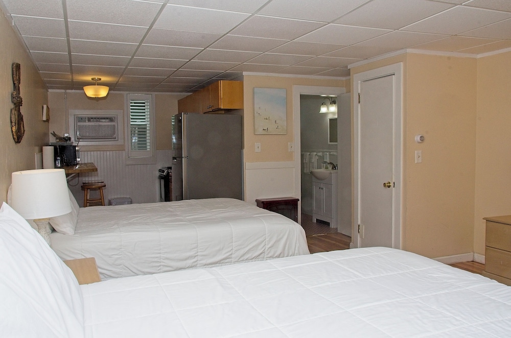 Vineyard Harbor Motel Private Beach - photo 127