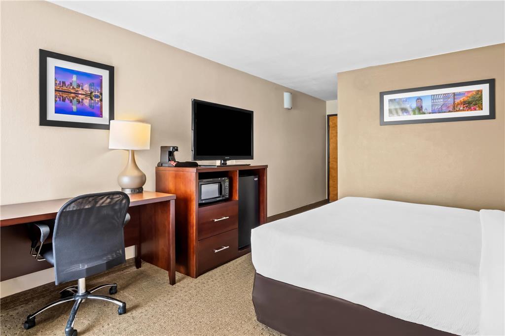 Quality Suites Irving Las Colinas - photo 15