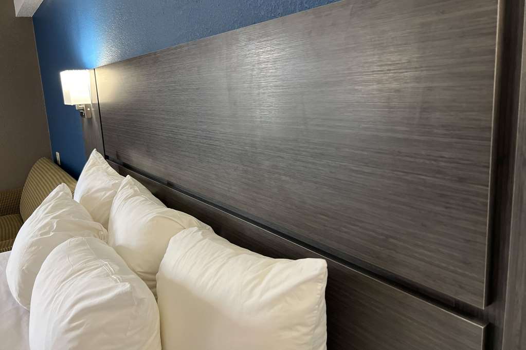 Quality Inn & Suites Louisville East - photo 24