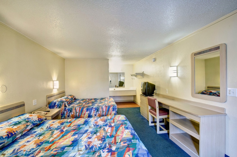 Knights Inn Burlington NC - photo 2