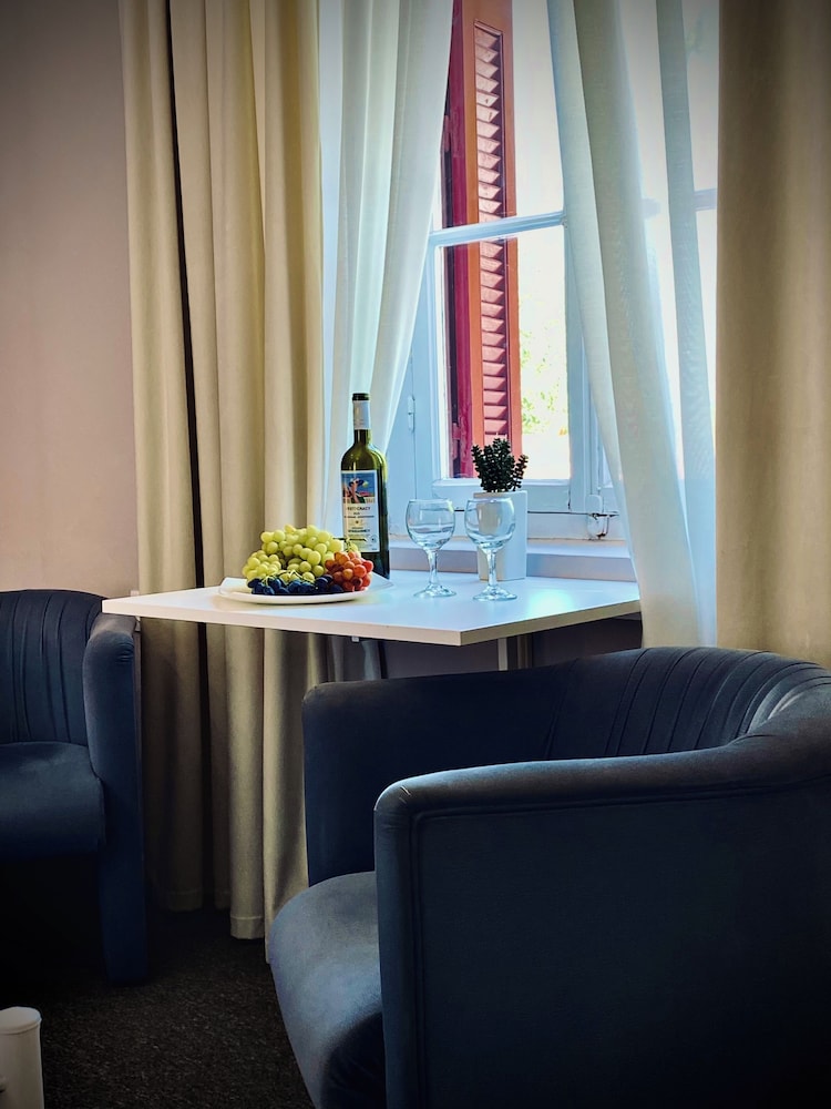 IRIS’ Garden Retreat in Korinthos, Greece