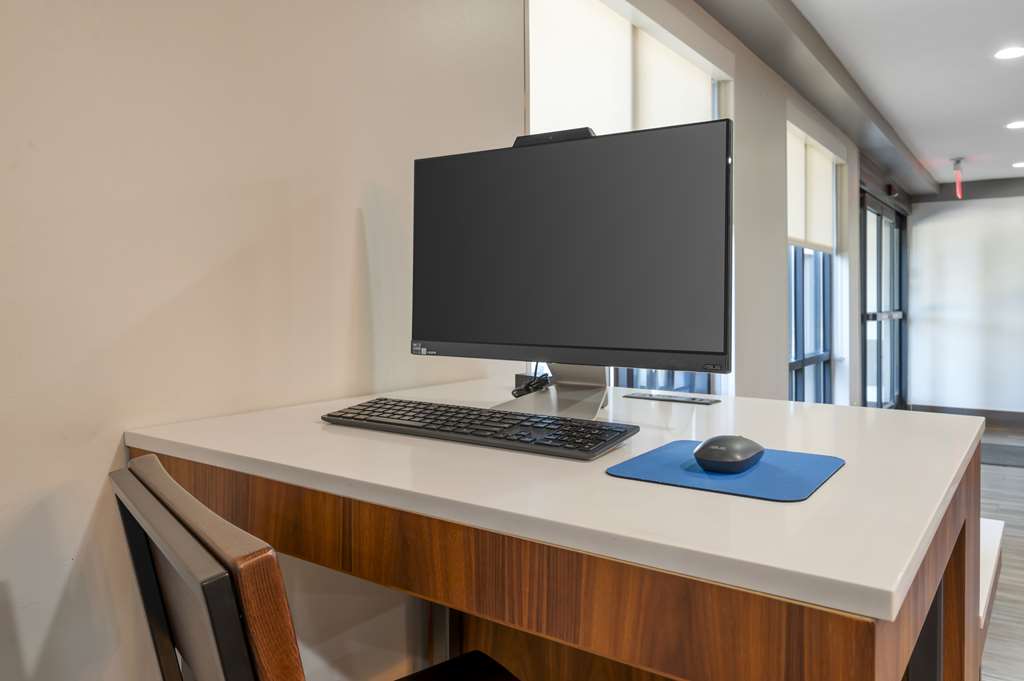 Best Western Plus Lafayette Hotel University Area - photo 9