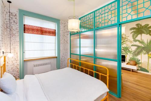 Unique and Beautiful 1BR Apt in Historic Tbilisi by Wehost