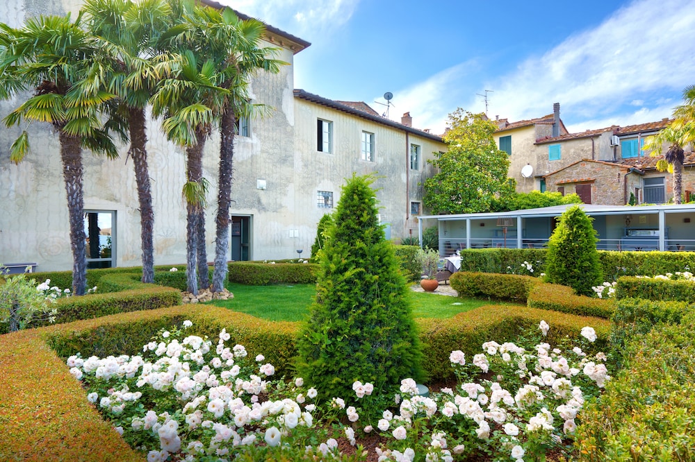 Villa Sassolini Luxury Boutique Hotel The Originals Collection — 4-Star Luxury Hotel in Montevarchi, Italy