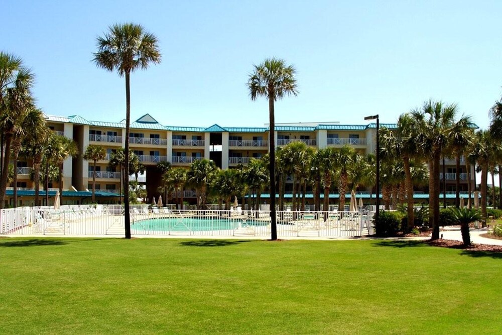 Amalfi Coast Resort B313 by Destin Getaways in Miramar Beach, United States