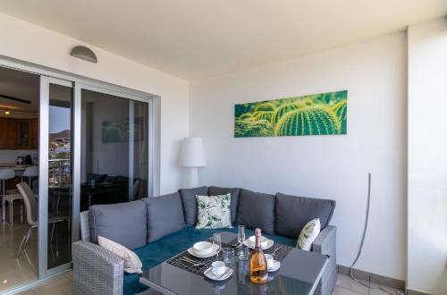 San Remo Sunset Retreat — Arona