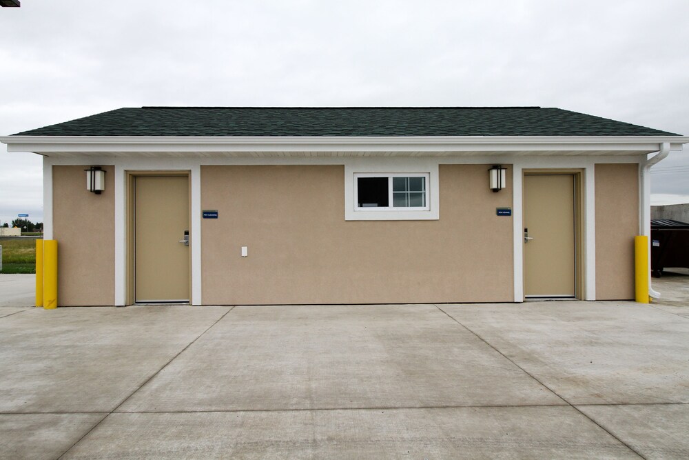 Cobblestone Hotel & Suites Devils Lake - photo 31
