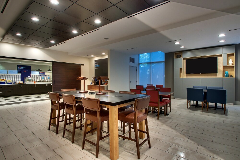Holiday Inn Express Lexington North Georgetown by IHG - photo 23