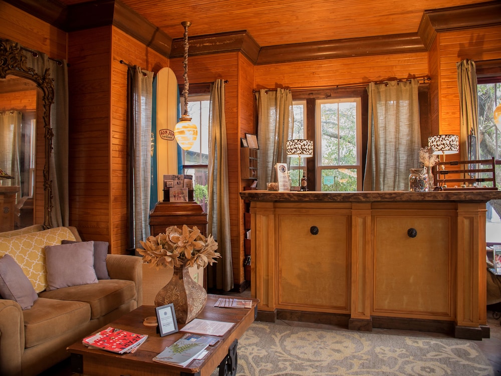 Beachside Boutique Inn - photo 2