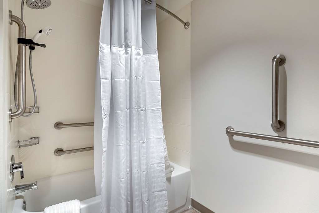 Comfort Suites Grandview Kansas City - photo 16