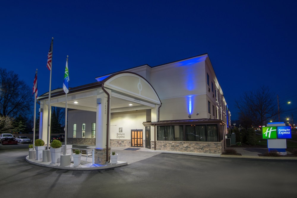 Holiday Inn Express Cleveland Airport Brookpark by IHG - photo 59