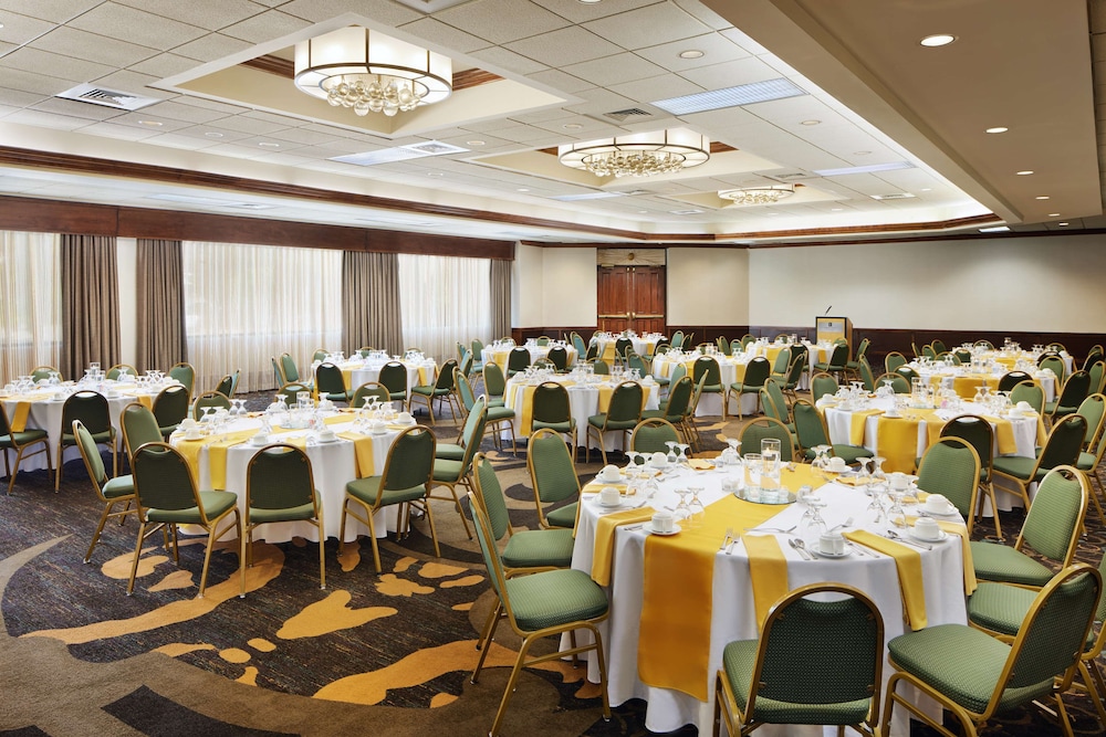 Embassy Suites by Hilton Greensboro Airport - photo 39