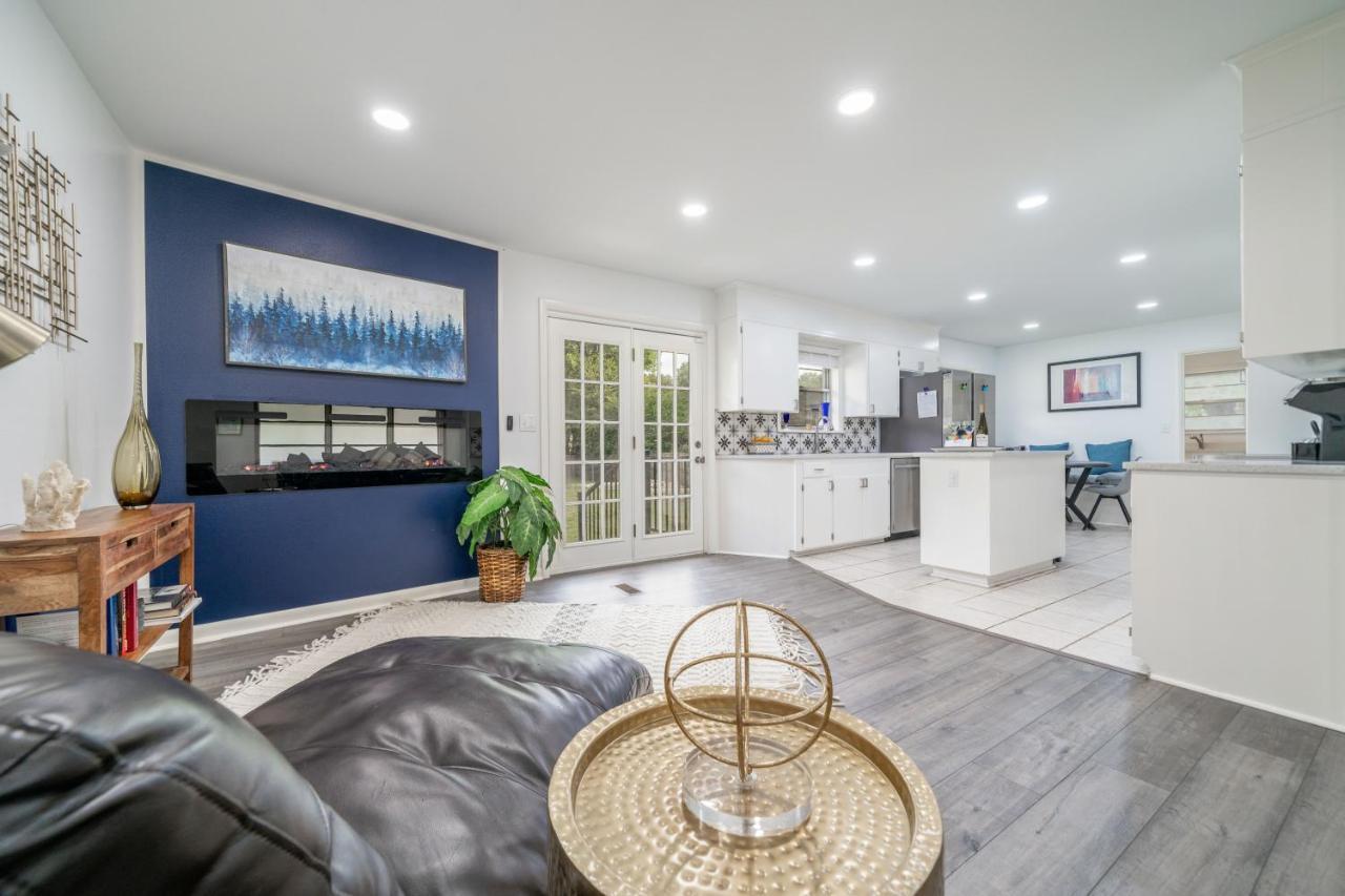 Golden Racehorse Luxury Mid Century Modern in Hot Springs, United States