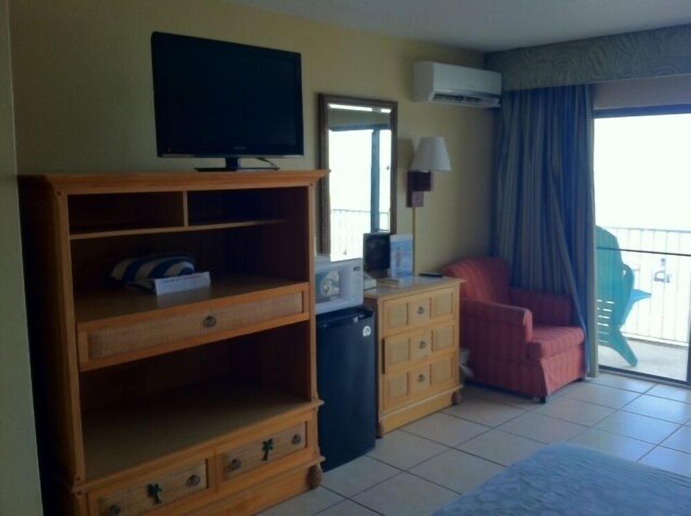Makai Beach Lodge - photo 17