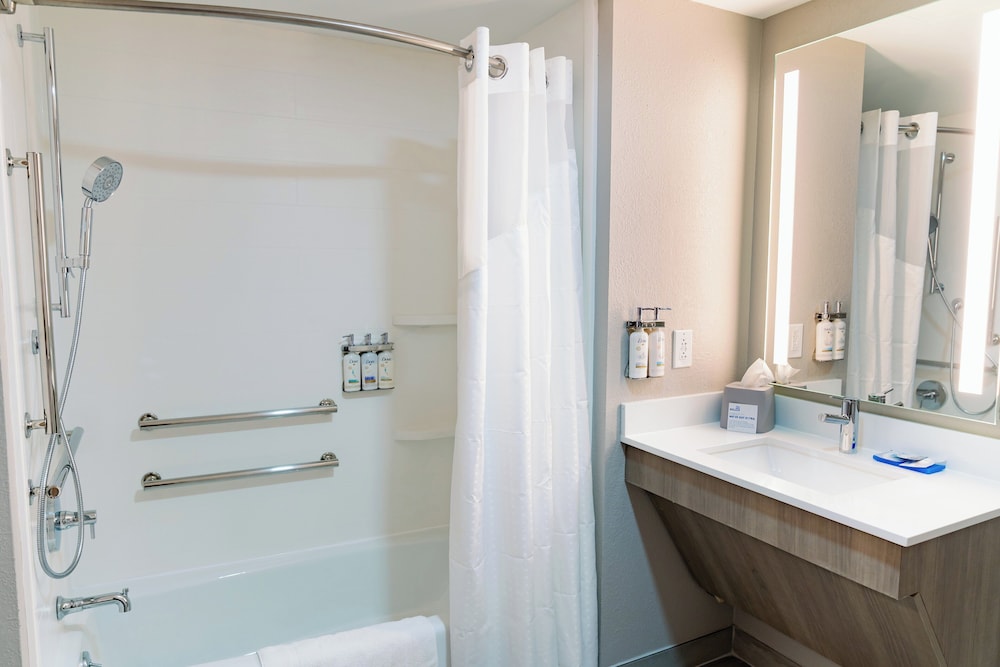 Holiday Inn Express Hotel & Suites Raleigh SW NC State by IHG - photo 50