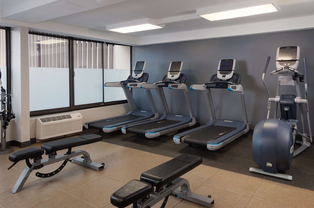 DoubleTree by Hilton Hotel Cleveland Downtown Lakeside - photo 24