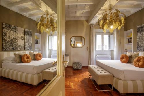 Condotti Spanish Steps Ambassador Apartment — 4-Star Luxury Hotel in Rome, Italy