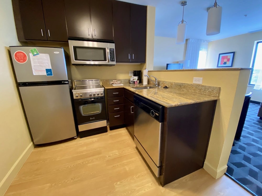 Towneplace Suites by Marriott Broken Arrow - photo 24