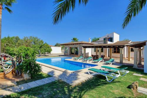 Villa Ca Na Xaneta by Sealand Villas — 4-Star Luxury Hotel in Alcudia, Spain