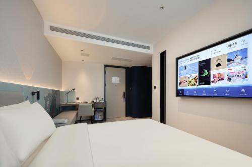 Atour Light Hotel Qingdao Zhanqiao Guancheng Road - last minute hotel in Qingdao