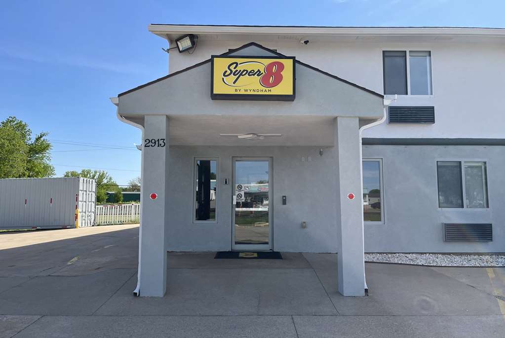 Super 8 by Wyndham Emporia - photo 13