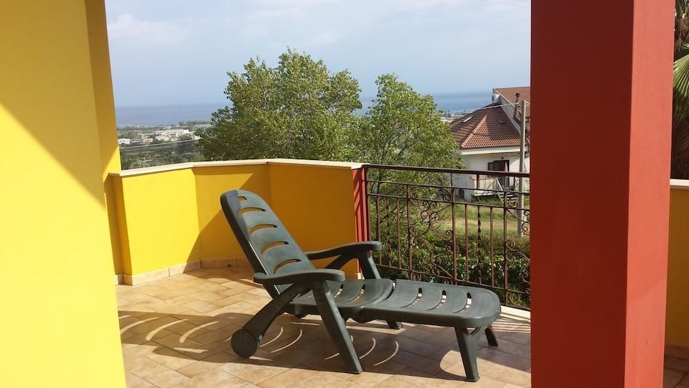 Bed and Breakfast Coral Blue — 4-Star Luxury Hotel in Vibo Valentia, Italy