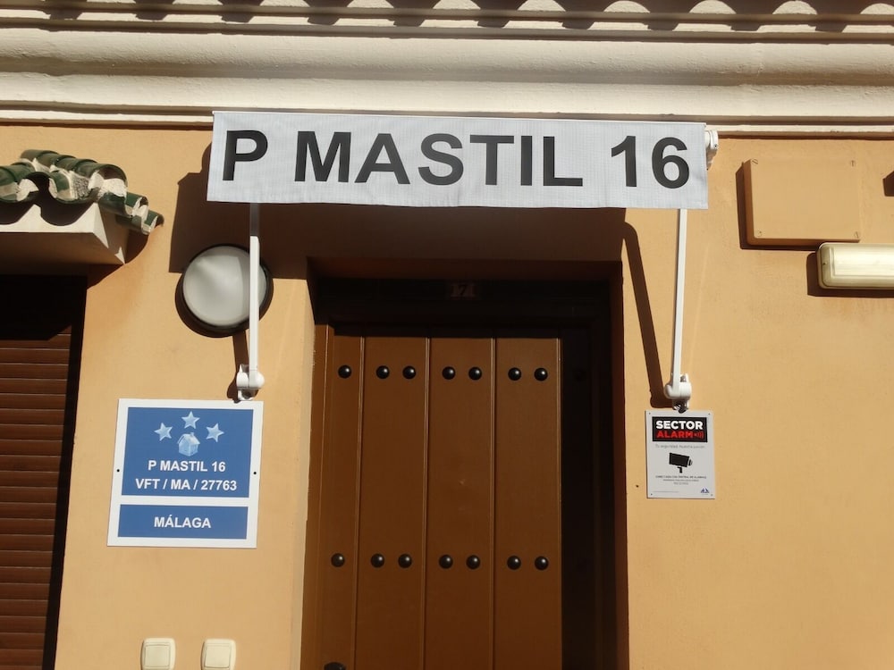 Apartamentos Turisticos Mastil 16 P2 — 4-Star Luxury Hotel in Malaga, Spain