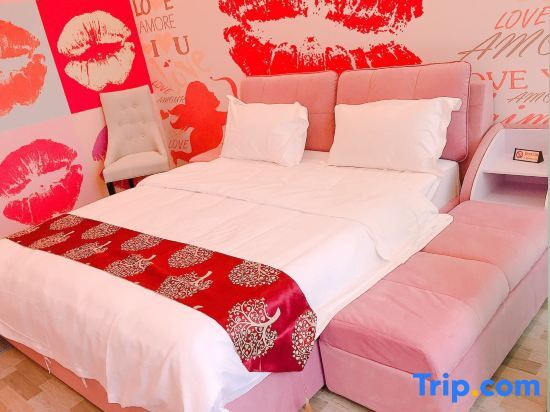 Wuhan Junqi Theme Hotel - carbon neutral hotel in Wuhan