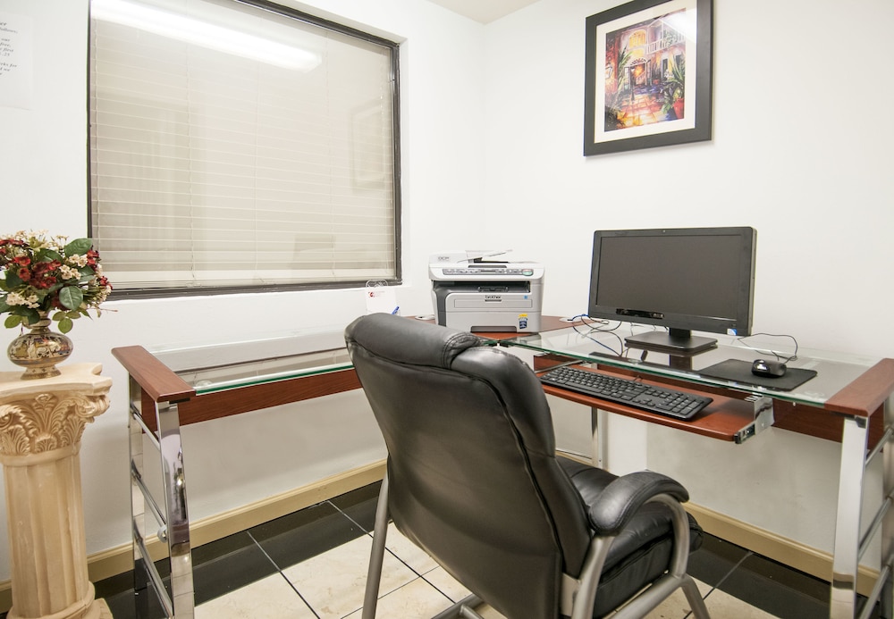 Governor's Suites Hotel Oklahoma City Airport Area - photo 31