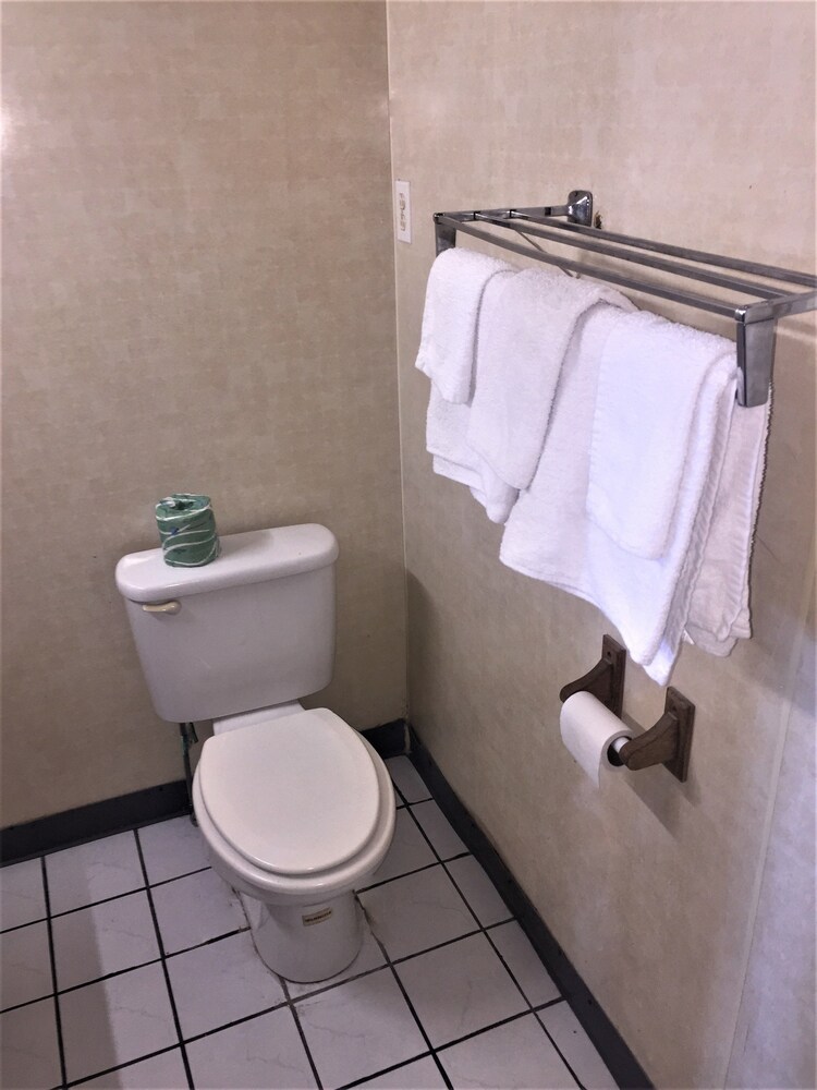 Economy Inn Lawton - photo 24